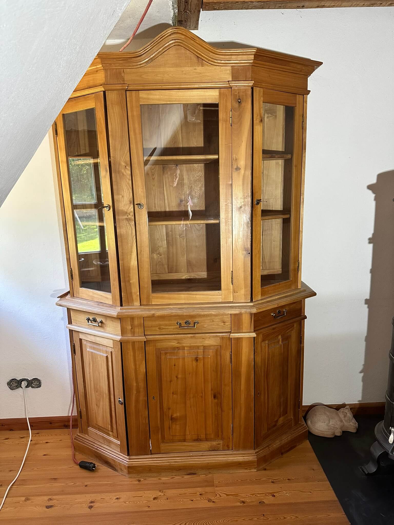 Kirschholzschrank