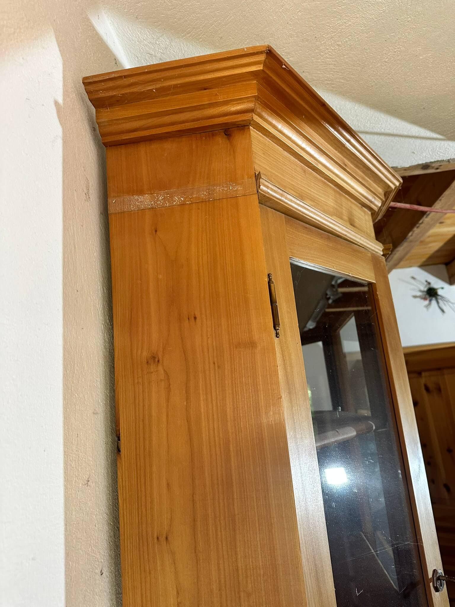 Kirschholzschrank