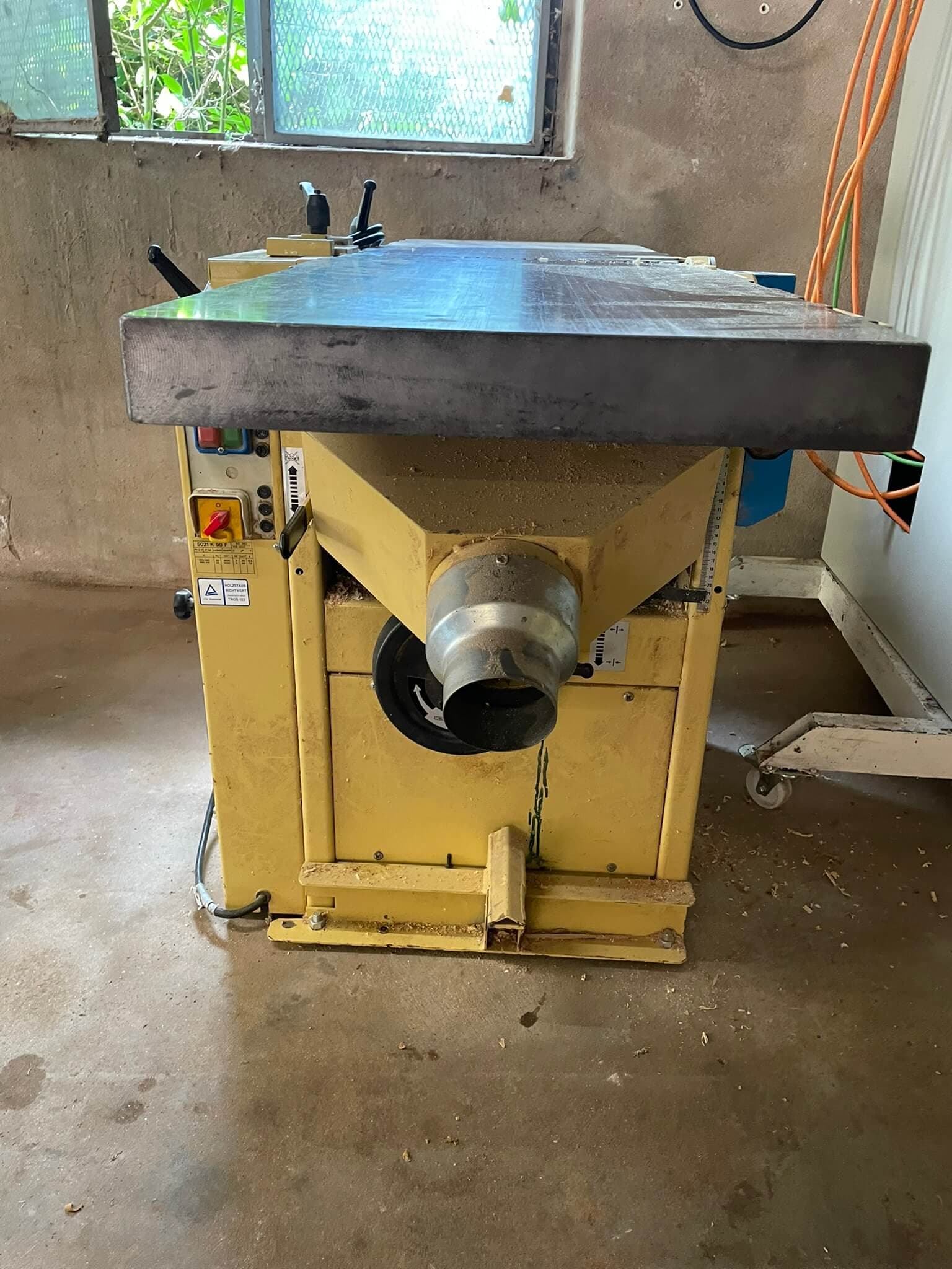 Dickenhobelmaschine