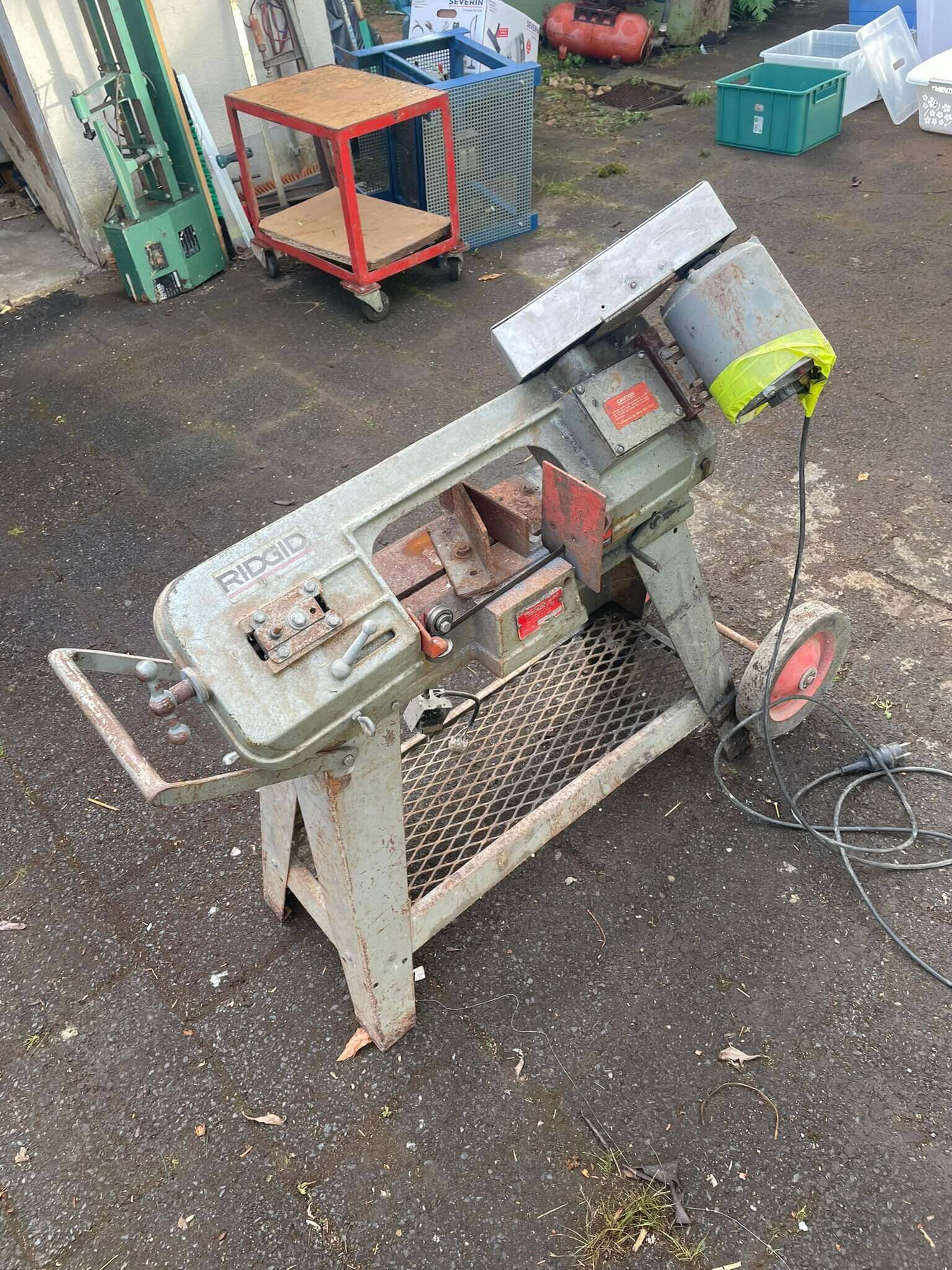 RIDGID 945 Metall-Bandsäge – horizontale Ablängsäge, fahrbar, 230V