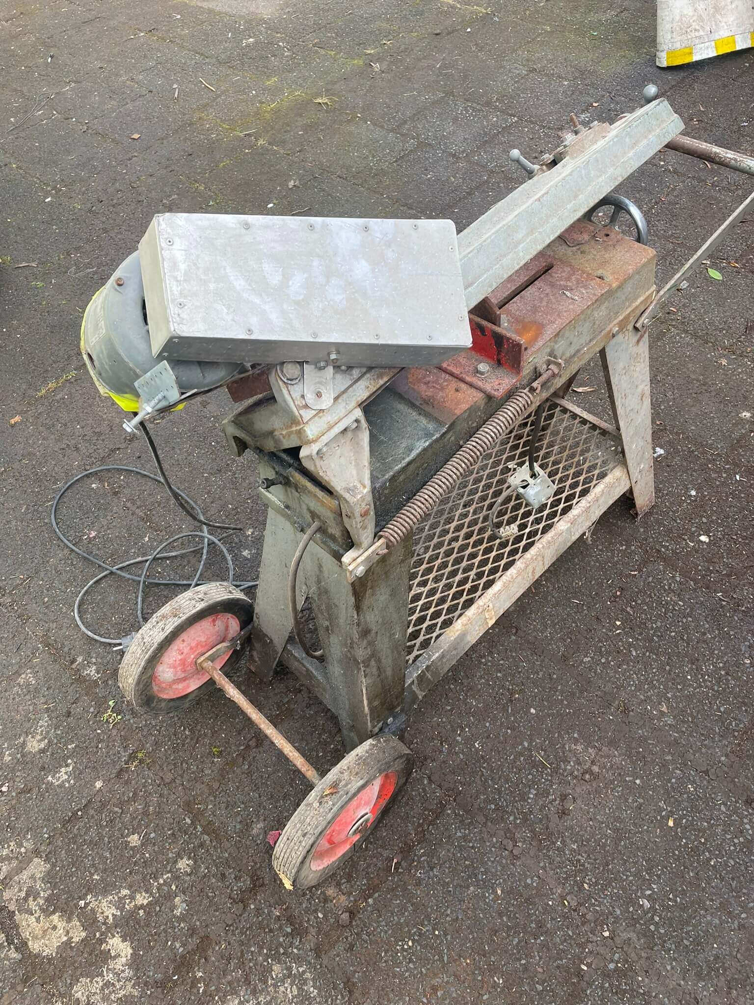 Metallsäge
