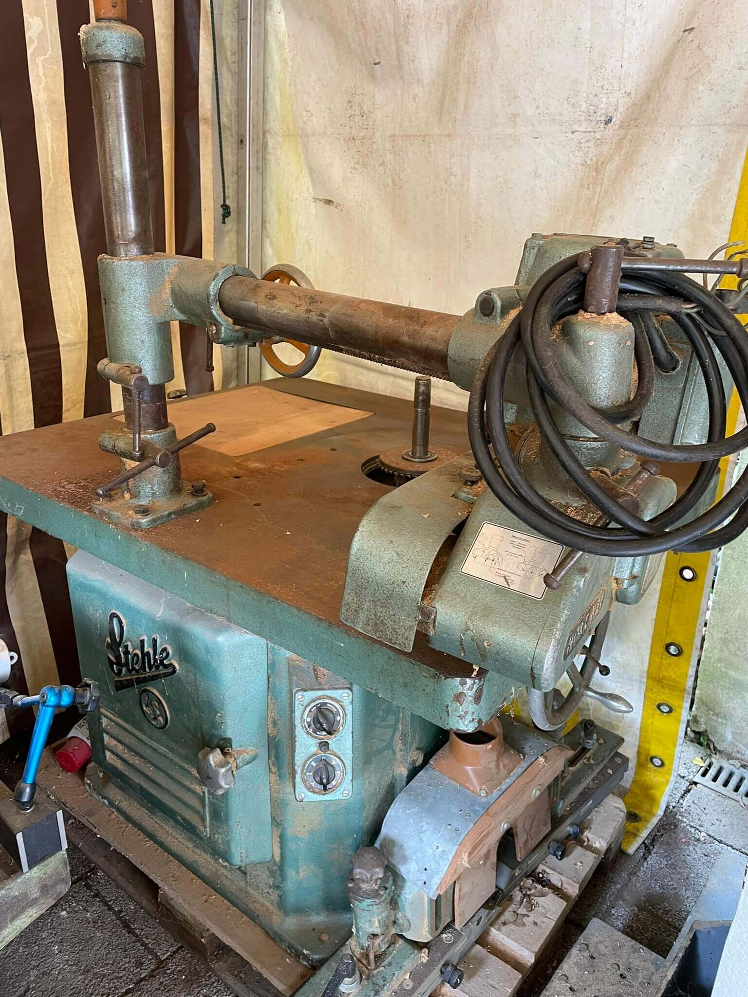 Stehle Sägemaschine