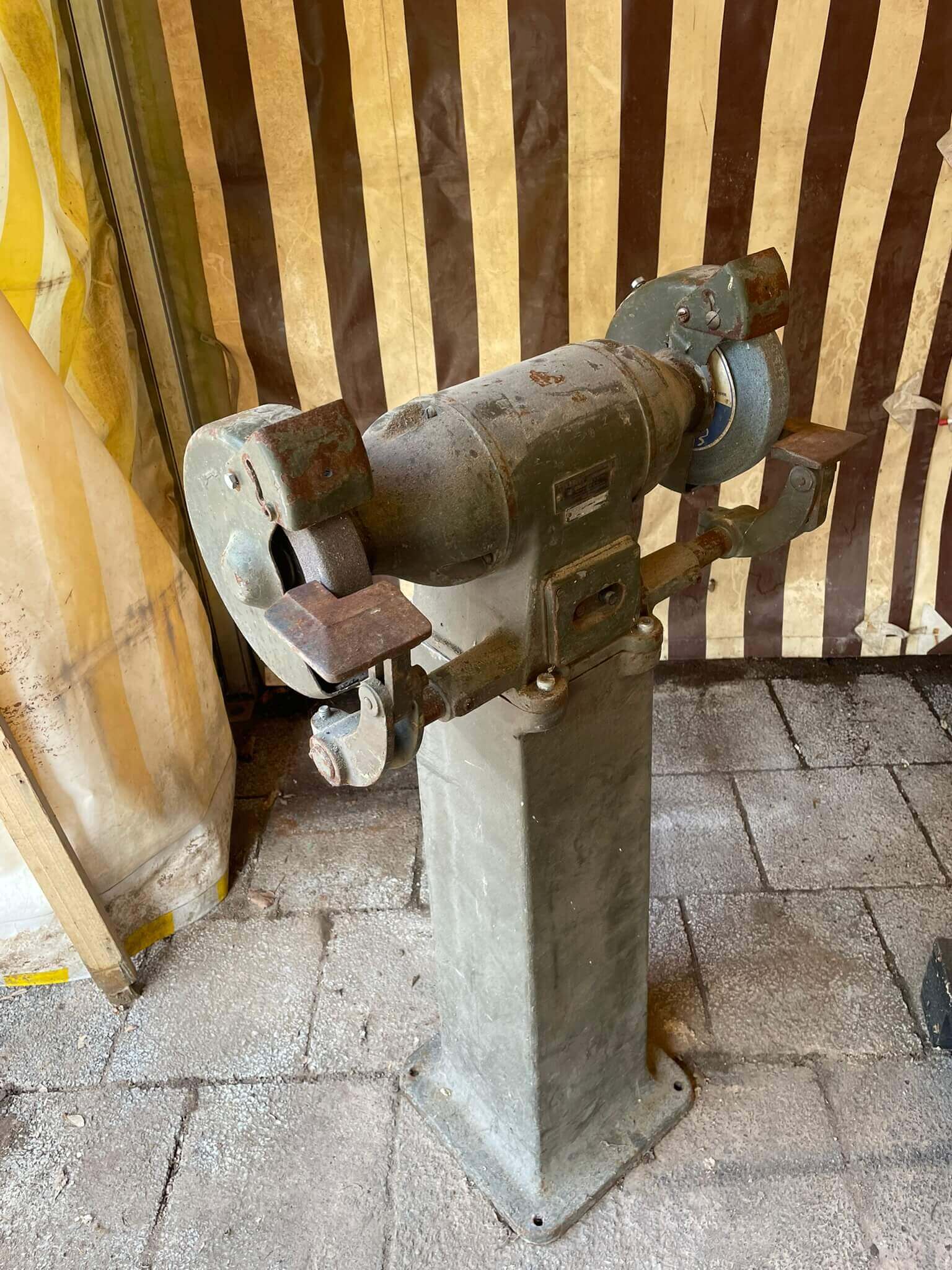 Messerschleifer