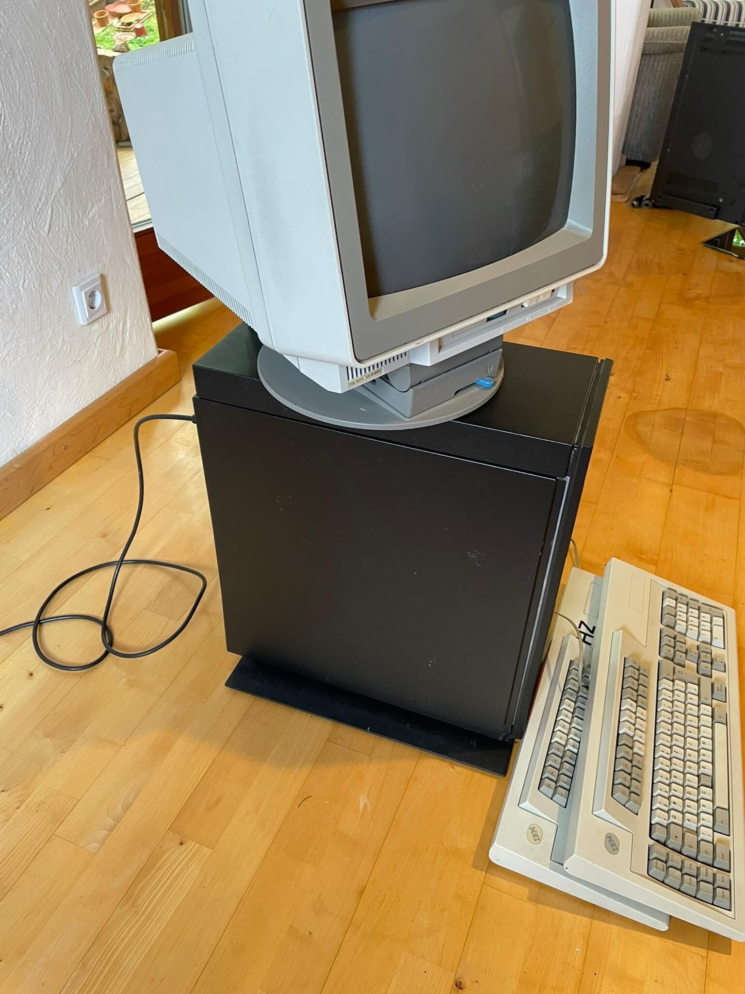 Server small